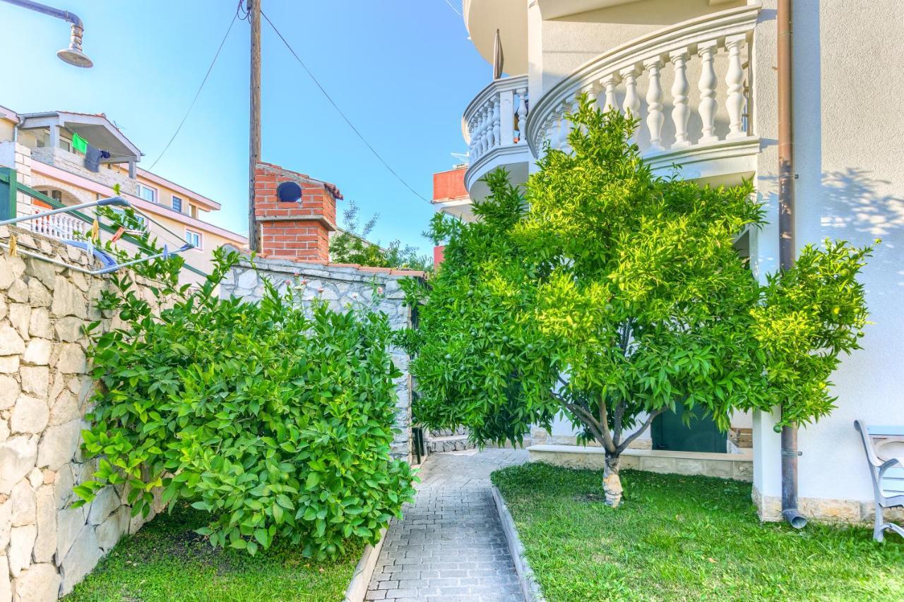 Apartmani Vukicevic Vodice Exterior photo